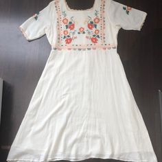 Stunning Embroidered 100% Cotton Cream Dress Size Xl Ptp: 22 Inches Zippered Back New Without Tags Never Worn! Cotton Midi-length Embroidered Dress With Floral Print, Cotton Embroidered Midi Dress With Floral Print, Casual Embroidered Cotton Midi Dress, Short Sleeve Cotton Dresses With Embroidered Border, Spring Dress With Embroidered Border And Short Sleeves, Cotton Short Sleeve Dress With Embroidered Border, Spring Cotton Dress With Embroidered Border, Short Sleeve Dress With Resham Embroidery, Cotton Dresses With Embroidered Border And Short Sleeves