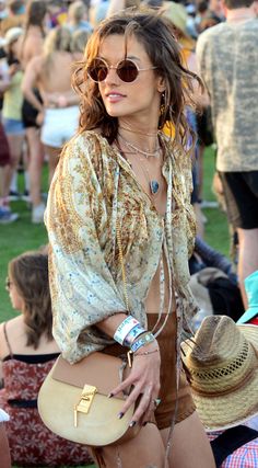 Alessandra Ambrosio Chloé Drew Bag Chloe Drew Bag, Boho Beauty, Festival Shop, Floral Print Rompers, Festival Looks