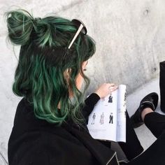 grunge, hair, and alternative image Look Grunge, Hair Color Crazy, Hair Envy, Grunge Hair, Crazy Hair, Green Hair, Aesthetic Hair, About Hair