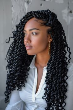 Take your protective style game to glam new heights in 2024 with these must-try crochet braids! Whether you love twists, faux locs, braided buns or ponytails, these looks deliver major inspo. 👆 Click for more ideas！