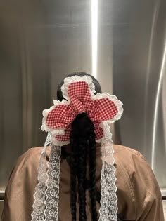 Sandy Liang Flower Scrunchie, Sandy Liang Scrunchie, Flower Scrunchie, Blogging Inspiration, Scrunchie Hair, Peinados Fáciles Para Cabello Corto, Sandy Liang, Hair Crush, Hair Art