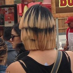 Hilarious pictures show people having bad hair day Ugly Hair Cuts, Uneven Haircut, Night Hairstyles, Hair Techniques, Ombré Hair