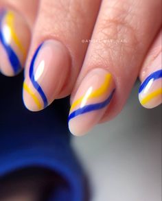 Navy Blue And Yellow Nails Acrylic, Blue And Yellow Aura Nails, Blue And Yellow Nail Ideas, Blue And Yellow Nails Designs, Ffa Nails, Yellow Blue Nails, Yellow And Blue Nails, Blue And Yellow Nails, Pre Promo