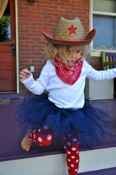 Halloween costume for little cowgirls Cowgirl Tutu Costume, Cowgirl Tutu, Diy Fantasia, Halloween Costume Hats, Cowgirl Halloween, Baby Kostüm, Blue Tutu, Cowgirl Costume, Cute Costumes