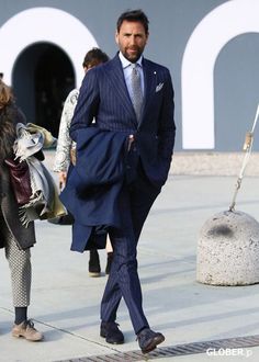 Sprezzatura-Eleganza Formal Dresses For Men, Blue Suits, Men's Business Suits, Preppy Men, Dapper Dudes, Look Formal, Dapper Gentleman, Mens Fashion Blog