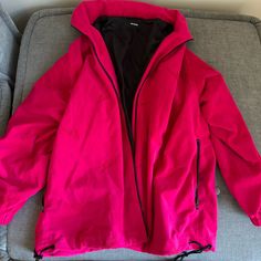 Never Worn Like New It’s Unisize Xs Which Is Women’s M Oversized Style Hat Could Be Hidden Into The Collar. Red Sporty Outerwear With Zipper Closure, Sporty Red Outerwear With Zipper Closure, Sporty Red Outerwear With Zipper, Casual Red Outerwear With Zip Fly, Red Oversized Hooded Outerwear, Oversized Style, Red Logo, Hat Fashion, Jackets & Coats