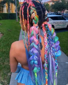 Rave Braiding Hair, Festival Braid Hairstyles, Festival Hair With Color Extensions, Rave Hair Braid Extensions, Rave Hairstyles With Extensions, Braided Hair With Extensions, Colorful Bubble Braids, Rave Hair Braids, Braids With Tinsel