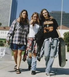 Grunge 1990s, Grunge Kids, Grunge Outfits 90s, 1990 Style, Moda Grunge, Summer Grunge, Look Grunge, 90s Trends, 90s Fashion Grunge