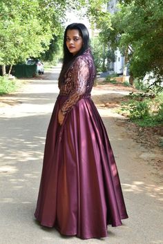 Satin Frocks For Women, Bridal Maid Dress, Net Gowns, African Attire Dresses, Modest Dresses Fashion, Bridesmaid Dresses With Sleeves, Anarkali Dress Pattern, Party Wear Gown, Gowns Dresses Elegant