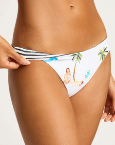 Get twice the style with Seafolly's Isla Palm Reversible Hipster Bikini Bottom! Designed with a low rise and regular legline, it flatters your legs while providing comfortable coverage. With soft edges and the option to switch up your look, this is a summer must-have. #ReversibleSwim #swim #bikinibottom #reversiblebottom Soft Edges, Turks And Caicos Islands, Trinidad And Tobago, Uganda, Low Rise