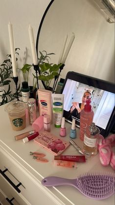 Lindsey Aesthetic, Vaseline Cream, Cetaphil Cream, Dresser Aesthetic, Instagram Site, Beauty Care Routine, Sweet Cheeks, Pink Girly Things, Foto Ideas Instagram