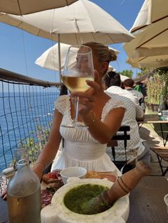 Wine in Italy Wine Tour Dress, Italian Winery Outfit, Winery Poses, Cinque Terre Outfit, Wine Tour Outfit, Picnic Photos, Wine Pics