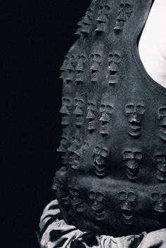 Yiqing Yin, Antwerp Fashion, Pola Sulam, Ann Demeulemeester, Fashion Images, Skull And Bones, Dark Fashion, Fashion Details, Look Fashion