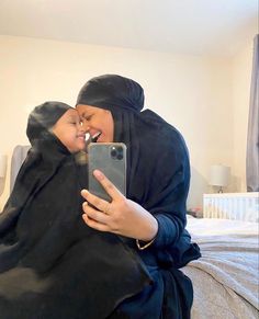 Photo Islam, Future Relationship, Mom Daughter Outfits, Islam Marriage, Muslim Couple Photography, Muslim Family, Muslim Pictures, Modest Fits, Cute Muslim Couples