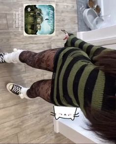 Grunge fits (repost) Cute Fits With Fishnets, Short Y2k Outfits, Dress Pics Instagram, Night Clothes Aesthetic, New Years Eve Outfits Y2k, Shorts With Ripped Tights, Lust Aesthetic Outfit, Short Thick Thigh Outfits, Prôaña Tips