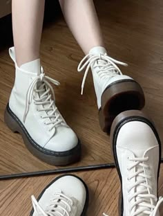 Chunk White Shoes, Trendy Shoes 2023, Shoes For Men Sneakers, Sneakers Shoes For Men, Shoe Outfits, Cute Casual Outfit, Casual Winter Outfit, Style Staples, Casual Shoes Outfit