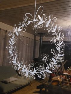 Window Xmas Painting, Christmas Glass Painting Ideas Window, Christmas Mirror Drawings, Christmas Storefront Window Painting, Winter Window Display Ideas, Glass Painting Christmas Ideas, Christmas Drawings On Windows, White Window Painting Christmas, Windows Christmas Painting