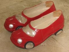 28 Awful Ideas For Footwear Wanna Recreate, Funny Clothes, Funny Shoes, 70s Costume, Car Shoe, Dr Shoes, Creative Shoes, Ugly Shoes, Funky Shoes