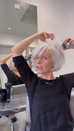 Youthful Haircuts, Grey Bob Hairstyles, Short White Hair, Haircuts For Older Women, Short Silver Hair, Gorgeous Gray Hair, Bob Haircut For Fine Hair, Short Grey Hair, Edgy Short Hair