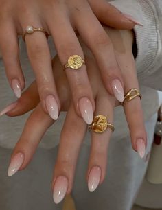 Nail design, pink ombre nails, nail inspo, gold rings, almond shape nails Kutek Disney, Birthday Nails, Girls Nails, Prom Nails, Classy Nails, Funky Nails