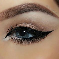 Winged eye liner  Smokey eye  Eye brows on fleek  Eyes on point  Beautiful prom make up Permanente Make-up, Black Eye Makeup, Smoky Eyes, Makijaż Smokey Eye, Makeup Eyes, Eye Primer, Winged Eyeliner, Eye Make