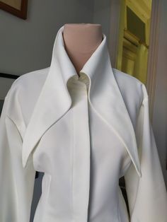 Big Collar Shirt, Uni Fashion, Sewing Collars, Illustration Fashion Design, Collar Designs