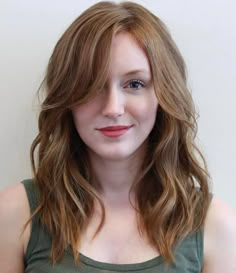 Oval Face Haircuts, Medium Layered Haircuts, Oval Face Hairstyles, Shoulder Hair, Oval Face Shapes, Oval Face, Side Bangs, Side Part, Short Styles