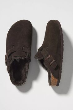 Shearling Clogs, Birkenstock Boston Shearling, Pretty Shoes Sneakers, Winter Desserts, Hype Shoes, Girly Shoes, Birkenstock Boston, Swag Shoes