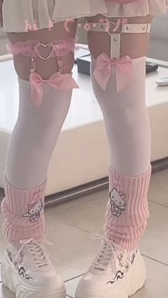 Hello Kitty Socks, Pastel Goth Outfits, Kitty Clothes, Pastel Outfit, Mia 3