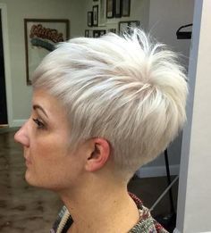 classic-pixie Tapered Pixie, Choppy Pixie Cut, Edgy Pixie Cuts, Edgy Pixie, Silver Blonde, Pixie Hair