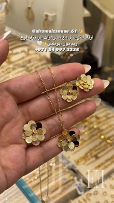 Girly Jewellery, Arab Girl, Expensive Jewelry Luxury, Luxe Jewelry, Accessories Gold, Gold Designs, Diy Sewing Pattern, Jewelry Luxury, Girl Things