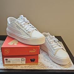 Brand New Never Worn Puma Smash Platform Sneakers Leather White Size 7 Runs Big Puma White, Puma Shoes, Pumas Shoes, Shoes Brand, Platform Sneakers, Shoe Brands, Leather Sneakers, Womens Shoes Sneakers, Shoes Sneakers