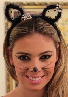 Halloween Rave Outfits, Cat Halloween Makeup, Halloween Rave, Cat Dressed Up, Face Painting Easy, Kids Face Paint, Up Costumes, Maria Clara, Halloween Makeup Looks