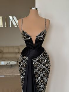 Dress With Overlay, Dress Sweetheart Neckline, Luxurious Dresses, Dinner Dress Classy, Classy Dress Outfits, African Design Dresses