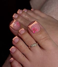 @exclusivelytabitha  Follow 4 more ! ⇧⇧⇧ Peach Toenails, Light Orange Toe Nails, Magenta Toe Nails, Hibiscus Toe Nails, Toe Nail Designs Black Women, Toe Nail Designs Flower, French Tip Toes With Flower, Toe Designs Pedicure, Toes Nails Designs