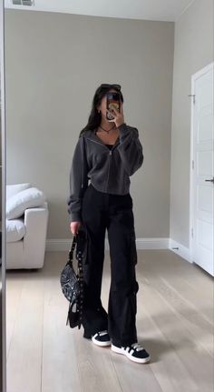 Cute Study Outfit, Dark Outfit Ideas, Smink Inspiration, Casual College Outfits, Uni Outfits, Outfit Inspo Casual, Everyday Fashion Outfits, Casual Day Outfits, Neue Outfits