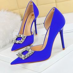 Rhinestone Design High Heels Wedding High Heels, Rhinestone Pumps, Winter Ankle Boots, Rhinestone Designs, Fashion Sandals, Fashion High Heels, Heart Earrings Studs, Womens Boots Ankle, Lace Boots