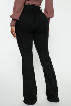 Our sexiest flare jean is offered in a range of washes in a high stretch, super soft fabric that hugs every curve. Fitted in the hips and thighs while flaring at the knee, these jeans elongate the legs and are perfect with a heel. Now offered in a range of washes, colors, and inseams. Available In Multiple Washes Available In Petite 31" Inseam, Regular 34" Inseam, & Tall 37" Inseam High Stretch Denim 11.5" High Rise 22" Flare Leg Opening Faux Front Pockets Functional Back Pockets Disclaimer: Due Denim Style Casual, Ripped Denim Jeans, Cut Denim Jeans, Mode Jeans, Curve Jeans, White Dresses For Women, Style Noir, Boot Cut Denim, Denim Flares