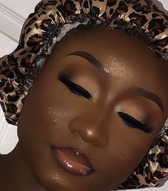 Skin Glitter, Black Bridal Makeup, Flawless Face Makeup, Maquillage Yeux Cut Crease, Birthday Makeup Looks, Ball Makeup, Glitter Makeup Looks, Wedding Eye Makeup, Makeup For Black Skin