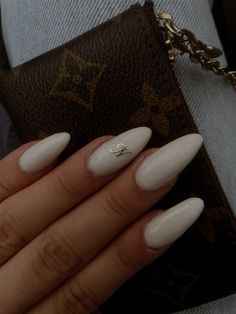 #whitenails #haileybieber #haileybiebernails #longnails #nails #nailart Nails I Initial, Bridal Nails With Initials, Nail Letters Initials, Nail Inspiration With Initial, Nail Art Letters Initials, Nail Art With Initials, G On Nails, White Initial Nails, Nail Ideas Boyfriend Initial Letter