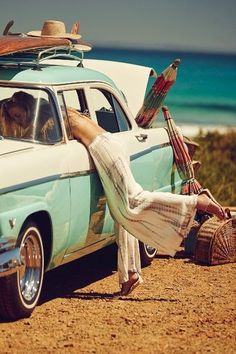 Boho Chique, Estilo Hippie, Hippie Life, Boho Fashion Bohemian, Good Year, Bohemian Lifestyle, Beach Please, Old Car, Beach Combing