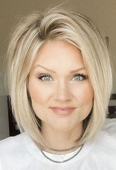 Camp Hairstyles, Short Pixie Bob Haircuts, Hairstyles Fall, Short Pixie Bob, Icy Blonde Hair, Short Hair Hairstyles, Blonde Short, Trendy Hairstyle