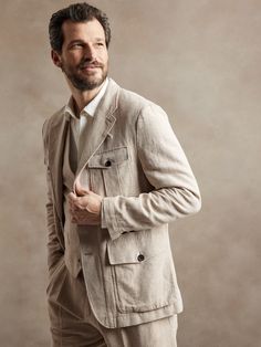 A nod to our heritage, this suit jacket fuses old world style and modern touches, like utilitarian pockets and a unique notch lapel that buttons all the way up.  Reach for it when occasion calls for sumptuous style as the luxurious linen and cotton f Safari Outfit, Derby Outfits, Ivy Style, Old World Style, Linen Suit, Mens Casual Dress, All The Way Up, Luxury Linen, Herringbone Pattern