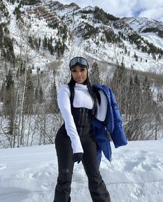 Snow Outfits For Black Women, Snow Trip Outfit, Cabin Trip Outfit, Girls Ski Trip, Snow Fits, Ski Trip Outfit, Apres Ski Outfits