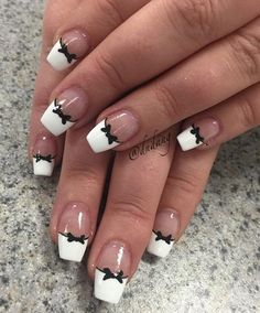 50 White Nail Art Ideas Art and Design Nail Art Blanc, Matte White Nails, Nail Design Video, Nails Yellow, Glittery Nails, Short Coffin Nails, White Nail Art, Pretty Nail Designs, White Nail Designs