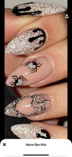 Halloween Nails Iridescent, Vintage Style Nail Art, Black Nail Designs Spooky, Cool Fall Nails 2023, Cute Nail Ideas For Halloween, Complex Nail Art Designs, Glitter Spooky Nails, September Halloween Nails, Fun Spooky Nails