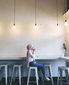 Ootd Cafe, Outfit Campus, Street Hijab, Ootd Poses, Hijab Ootd, Muslim Fashion Hijab, Modesty Fashion