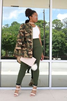 Edgy Outfit von Adanna Njoku (@ANJcouture) mit SheIn Brillen, Amiri Jacken, ASOS Tops, Esprit Hose, Missguided Sandalen Edgy Outfit, Asos Tops, Knee High Boots