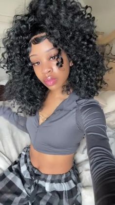 Updos For Wedding, Define Curls, Hair Styles Ideas, Tiktok Ideas, Mixed Curly Hair, Tiktok Famous, Ideas For Short Hair, Haircut Style, Cheer Hair