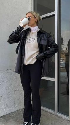 Leather  • Outfits   • Clean  • Aesthetic Cold Outfits, Leather Jacket Outfits, Athleisure Outfits, Fashion Streetwear, Autumn Outfit, Outfit Inspo Fall, Winter Fashion Outfits